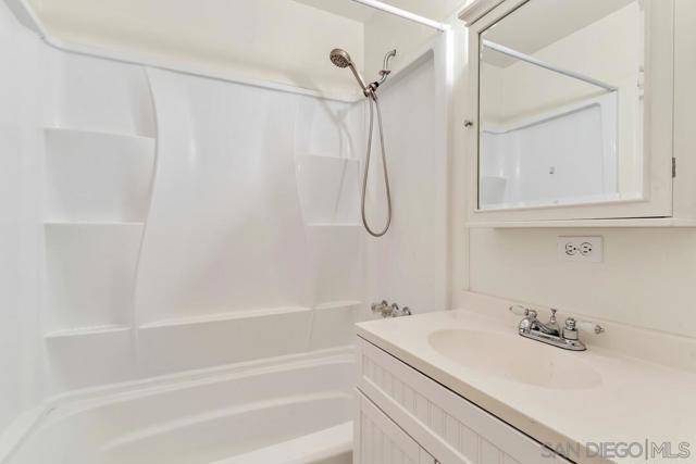 9548 Abbeyfield Rd, Santee CA: https://media.crmls.org/mediaz/7a03afb3-27ba-420f-9f9b-ff18cf72ad8b.jpg
