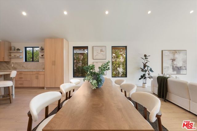 13949 Cumpston Street, Sherman Oaks CA: https://media.crmls.org/mediaz/7a041811-5b7a-4ec6-9f23-7e3ddf365b72.jpg