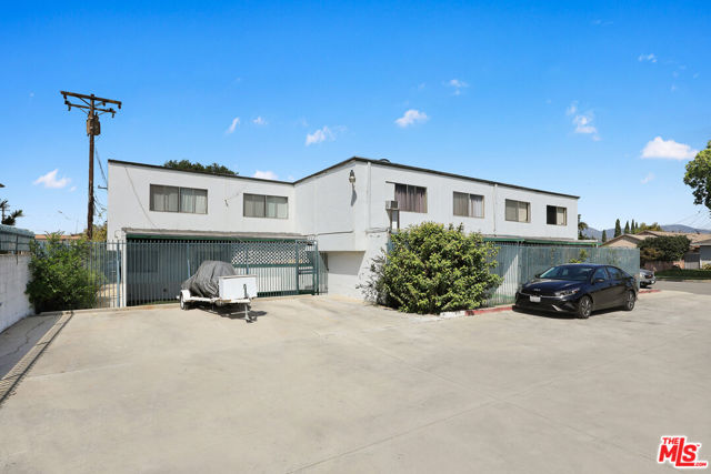 500 S 6th Street, Montebello CA: https://media.crmls.org/mediaz/7a044bc1-0369-46d4-b4a4-01417dfb4643.jpg