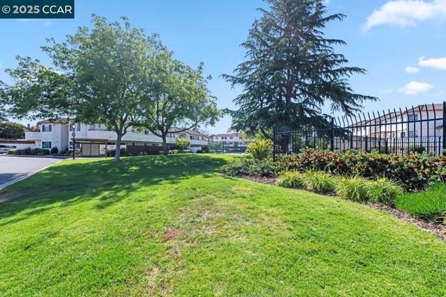 5050 Valley Crest Dr, Concord CA: https://media.crmls.org/mediaz/7a0465b4-c670-4741-b678-71944ddf640d.jpg
