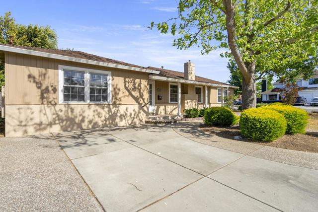 1394 Pauline Drive, Sunnyvale CA: https://media.crmls.org/mediaz/7a04b415-72b7-4911-9aea-810532af9fbe.jpg