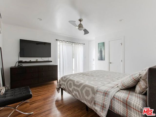 2633 N Commonwealth Avenue, Los Angeles CA: https://media.crmls.org/mediaz/7a050c98-a746-4ab7-a5c5-feea121c41ca.jpg