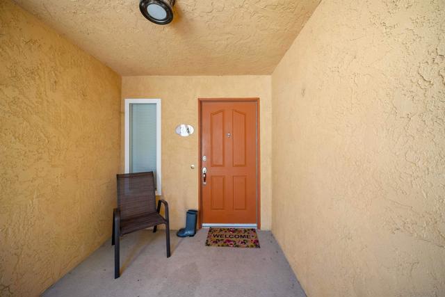 506 Calle Montecito, Oceanside CA: https://media.crmls.org/mediaz/7a05168c-0a28-47a1-8d49-cf275518530a.jpg