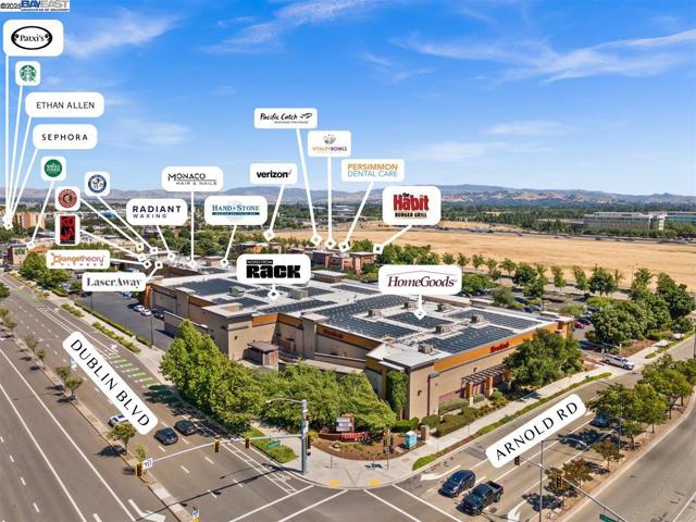 4775 Mahogany St, Dublin CA: https://media.crmls.org/mediaz/7a065ca2-ba9a-4859-8512-3ef7a282e4a8.jpg