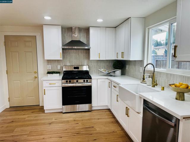 30 Greensboro Way, Antioch CA: https://media.crmls.org/mediaz/7a06df27-442a-4ec4-acca-dbd4c066993c.jpg