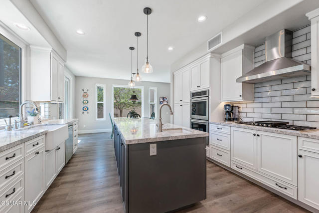 4126 Sterlingview Drive, Moorpark CA: https://media.crmls.org/mediaz/7a0706f4-a199-45a1-9d35-c49d6d9871c0.jpg
