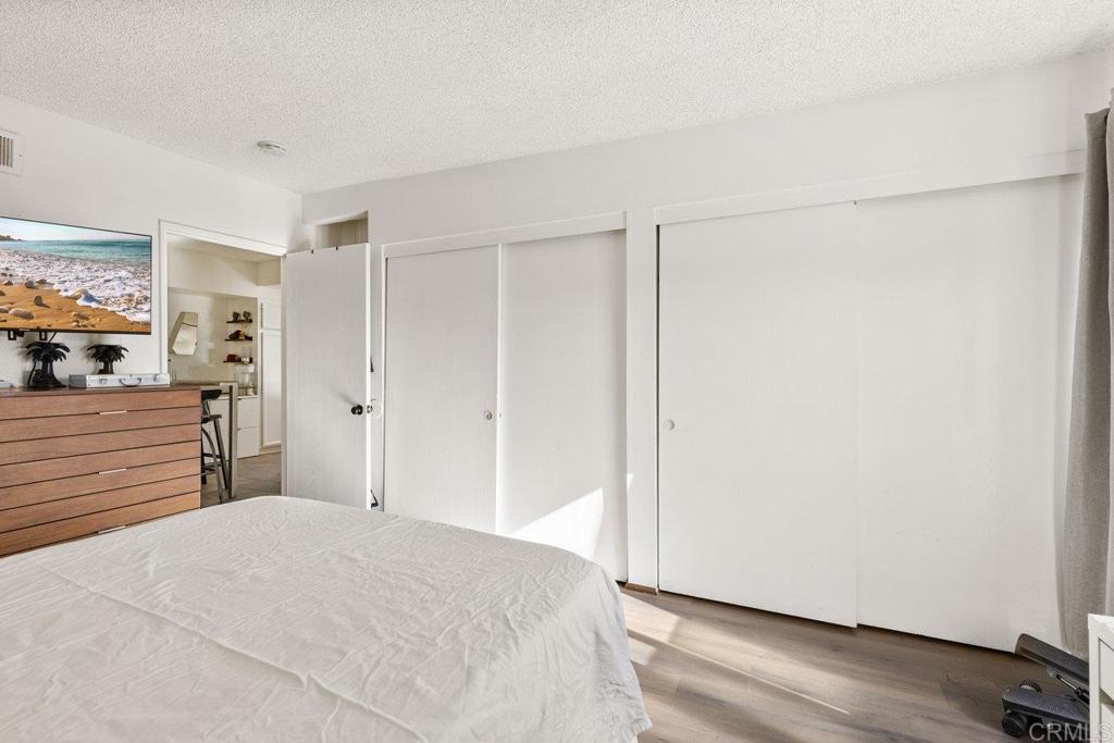 1050 Washington Ave - photo 19