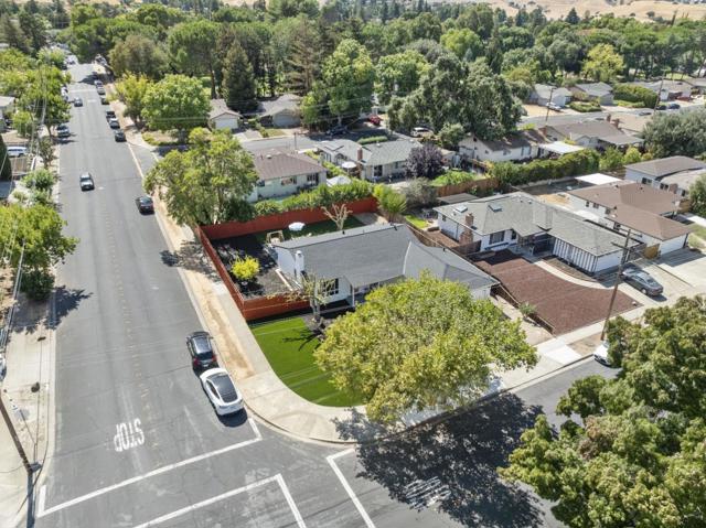 5540 Michigan Boulevard, Concord CA: https://media.crmls.org/mediaz/7a087ab1-3680-44ae-a570-7278ed1307e5.jpg