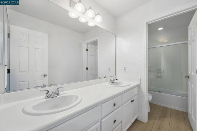 1782 Anastasia Dr, Brentwood CA: https://media.crmls.org/mediaz/7a087f32-1608-424e-920f-e4a06808127e.jpg