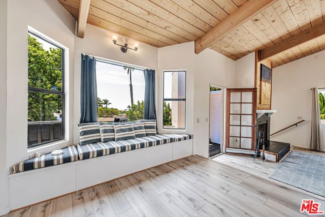 1148 Turquoise Street, San Diego CA: https://media.crmls.org/mediaz/7a0889a0-75ca-4d01-89d7-eaaa79e9f7f9.jpg