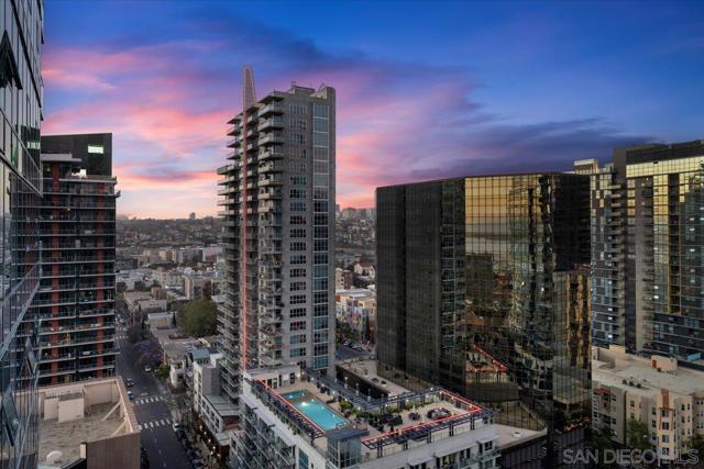 1388 Kettner Blvd, San Diego CA: https://media.crmls.org/mediaz/7a08d0a6-b99f-420c-904a-fc187c738b5d.jpg