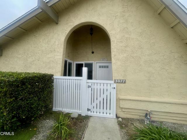 3077 Harbor Boulevard, Ventura CA: https://media.crmls.org/mediaz/7a092e0b-6974-4b36-8db7-4b300fd9c34c.jpg