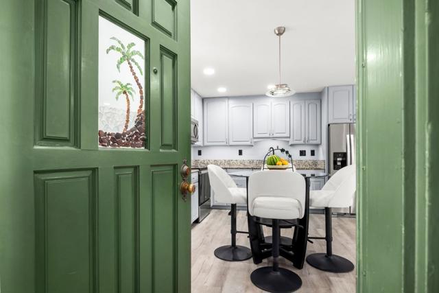 825 Balboa Avenue, Capitola CA: https://media.crmls.org/mediaz/7a0a41fa-7a49-404f-9816-7ba82a33ca6d.jpg