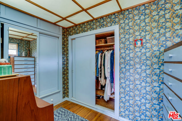 2020 Redcliff Street, Los Angeles CA: https://media.crmls.org/mediaz/7a0a5825-27ca-47d2-9eaf-1af38c8dfa54.jpg