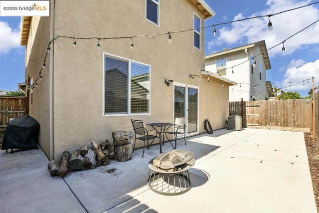 745 Bluestone Dr, Stockton CA: https://media.crmls.org/mediaz/7a0ad712-3fda-46b2-8bdb-81a2e0432e7c.jpg
