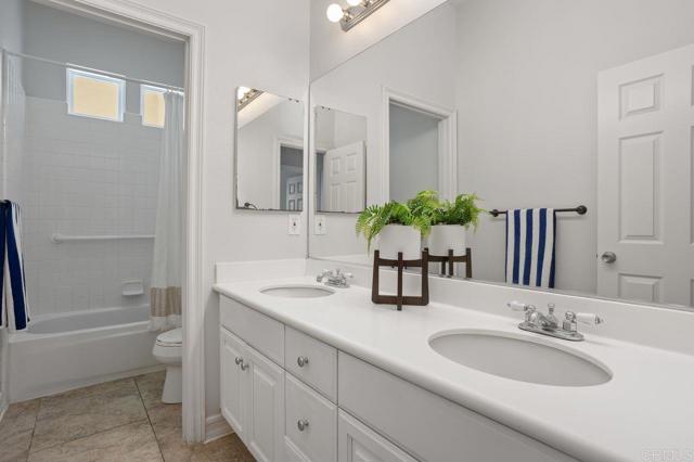 Detail Gallery Image 19 of 36 For 435 Sandalwood Ct, Encinitas,  CA 92024 - 4 Beds | 2/1 Baths