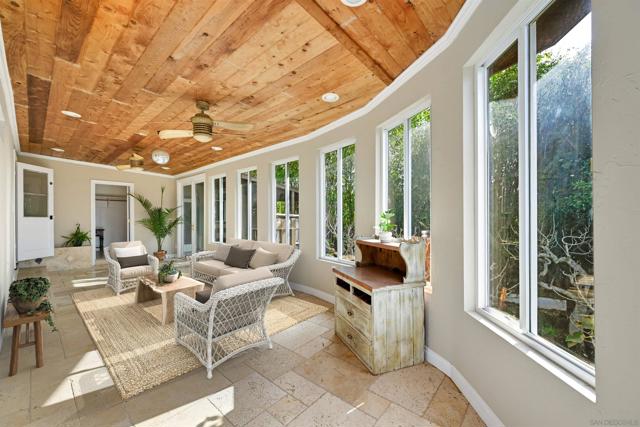 2344 Warmlands Ave, Vista CA: https://media.crmls.org/mediaz/7a0c6752-5407-46e6-9dd3-cd002eeac4eb.jpg