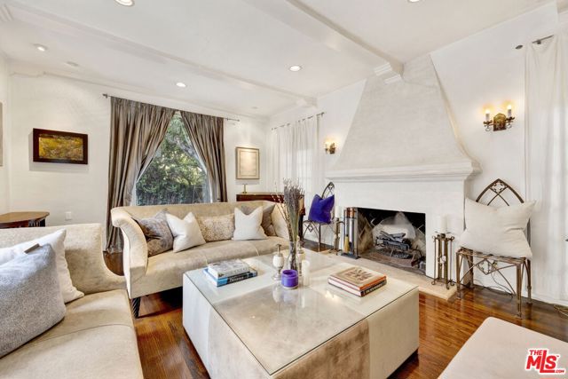 634 N Highland Avenue, Los Angeles CA: https://media.crmls.org/mediaz/7a0c8966-2f9a-4304-9aa0-a1a673f841a8.jpg