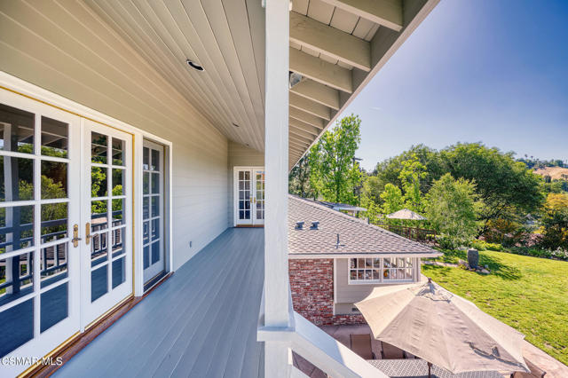 22101 Mulholland Drive, Woodland Hills CA: https://media.crmls.org/mediaz/7a0d2808-2b02-4f06-80a0-e521902bce08.jpg