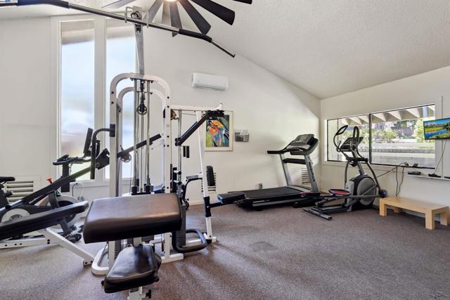 100 Kinross Drive, Walnut Creek CA: https://media.crmls.org/mediaz/7a0d924d-483b-41c3-b4dd-79a0d82c47fc.jpg
