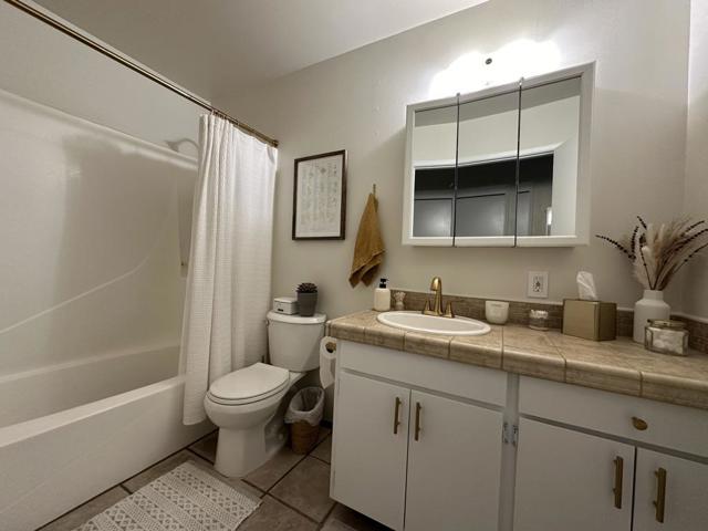 Image 21 of 76 For 32303240 Mission Drive