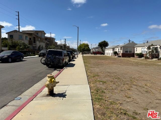 1300 W 218th Street, Torrance CA: https://media.crmls.org/mediaz/7a0eecbf-3fcb-4cb3-adea-7b3c5fdbea9e.jpg