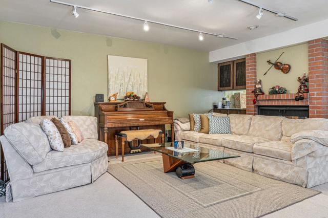 2411 Carlmont Drive, Belmont CA: https://media.crmls.org/mediaz/7a0f2d06-cbe3-4fc3-b056-dad5dd7ea922.jpg
