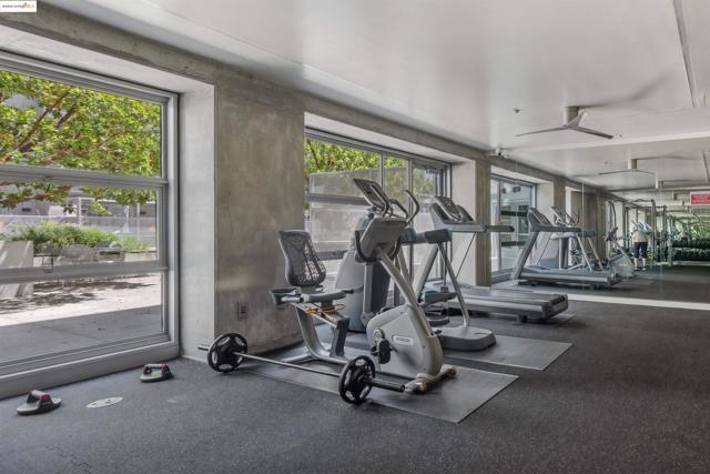 428 Alice Street, Oakland CA: https://media.crmls.org/mediaz/7a0f6214-f141-4308-b3df-b63372457651.jpg