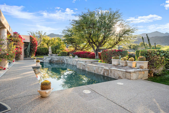 203 Kiva Drive, Palm Desert CA: https://media.crmls.org/mediaz/7a0fbf6f-40e5-4fb6-b784-8ff7497fc6c7.jpg