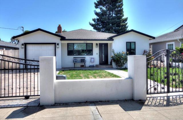 Image 0 of 21 For 446 Bayview Avenue