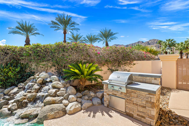77312 Coyote Creek Path, Indian Wells CA: https://media.crmls.org/mediaz/7a0fe655-8d53-4693-bcee-fcdc5a9ab7d3.jpg