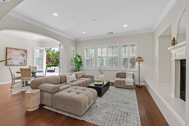 5434 Belarus St, Danville CA: https://media.crmls.org/mediaz/7a0fe91c-6ccf-447c-9bb2-736dbb4f7caa.jpg