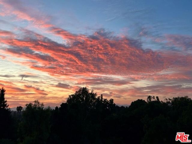 3631 Buena Park Drive, Studio City CA: https://media.crmls.org/mediaz/7a10c367-c8df-425e-8ace-4f06c563727f.jpg