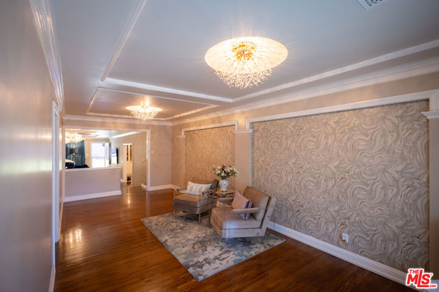 6449 Radford Avenue, North Hollywood CA: https://media.crmls.org/mediaz/7a10cdb4-d077-4596-83e1-259a6c8f0124.jpg