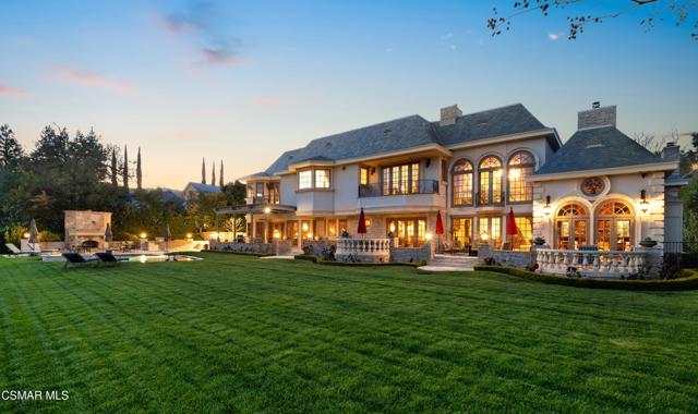 240 W Stafford Road, Thousand Oaks CA: https://media.crmls.org/mediaz/7a10f7ac-1dae-44ba-b0f7-57ec1e5c32ce.jpg