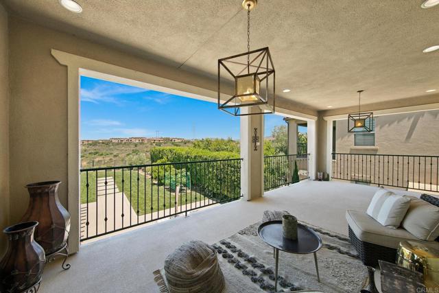 15642 Tanner Ridge Rd, San Diego CA: https://media.crmls.org/mediaz/7a11282b-dad9-4c2f-a14a-db58ba68b041.jpg