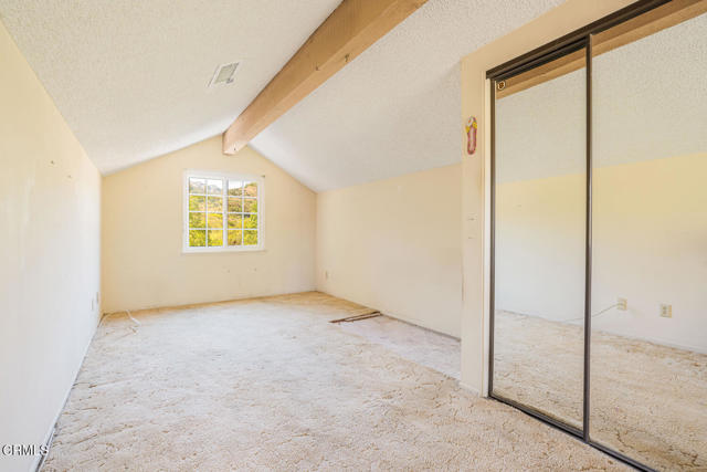 6909 Pala Mesa Drive, Oak Park CA: https://media.crmls.org/mediaz/7a115bb7-76cf-4cba-8651-aa00141b77b0.jpg