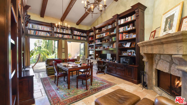 23806 Malibu Crest Drive, Malibu CA: https://media.crmls.org/mediaz/7a116370-253c-4d98-b75b-d67e54763a6f.jpg