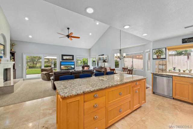 8873 Hunter Pass, Alpine CA: https://media.crmls.org/mediaz/7a118dfc-d6ba-447f-b065-24f5d79b438b.jpg