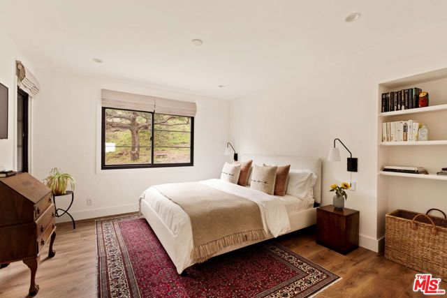 3476 Mandeville Canyon Road, Los Angeles CA: https://media.crmls.org/mediaz/7a1199fa-c484-4d83-9d7c-201b867b3520.jpg