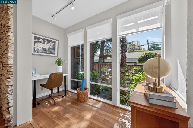 Image 8 of 30 For 1358 Walden Rd