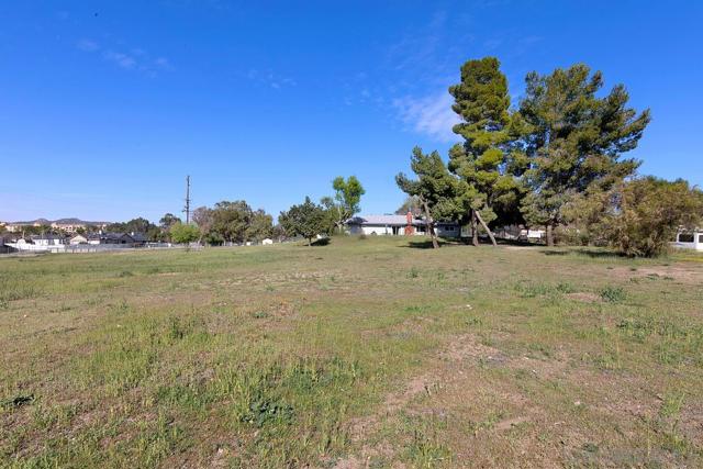 24567 Adams Ave, Murrieta CA: https://media.crmls.org/mediaz/7a122d76-3c0d-4769-9703-9f5b4e888f3e.jpg