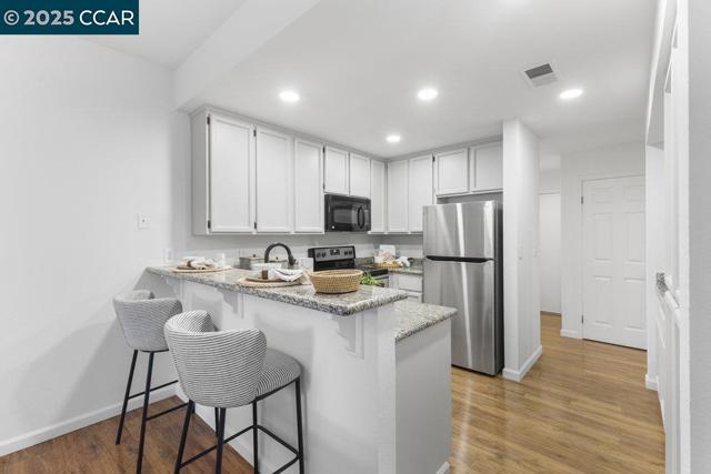 57 Glen Valley Cir, Danville CA: https://media.crmls.org/mediaz/7a134101-c01a-469c-9c9d-979def2ffdfd.jpg