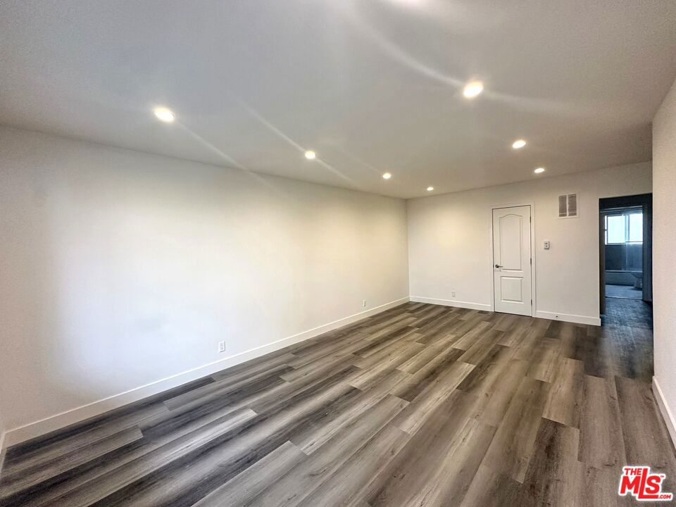 1000 N Orange Grove Avenue #9