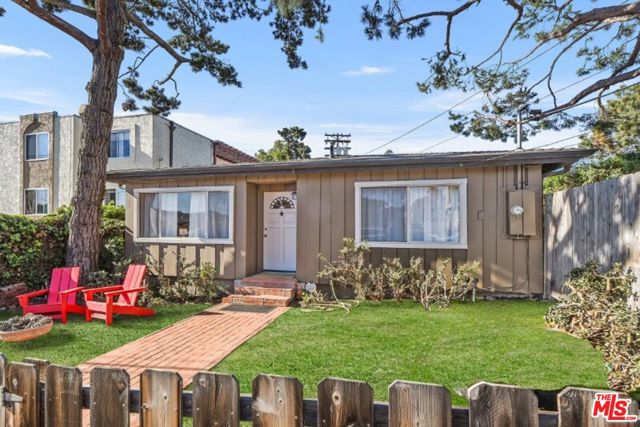 12784 Via Cortina, Del Mar CA: https://media.crmls.org/mediaz/7a138402-f7f8-4f00-9af3-e37cbe244fc5.jpg