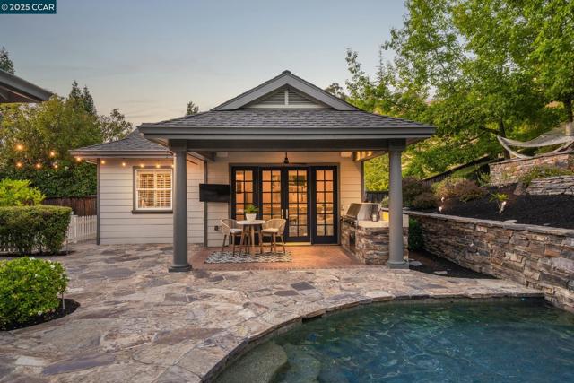 51 Brightwood Cir, Danville CA: https://media.crmls.org/mediaz/7a14255a-696f-4b4a-a59f-5ed3782d2458.jpg