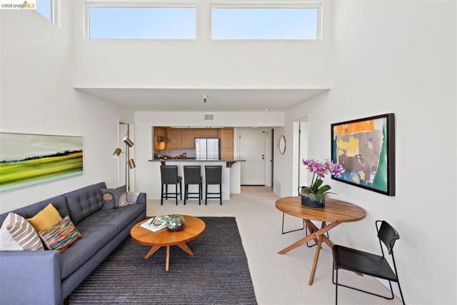 545 Pierce St, Albany CA: https://media.crmls.org/mediaz/7a14c07b-0818-449d-8206-9291096a5511.jpg