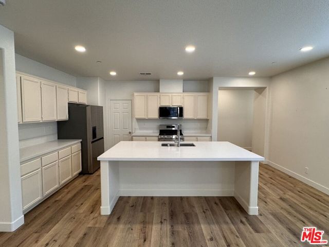 15769 AGAVE Avenue, Chino CA: https://media.crmls.org/mediaz/7a159233-e021-4d56-99ec-ab1243e65460.jpg