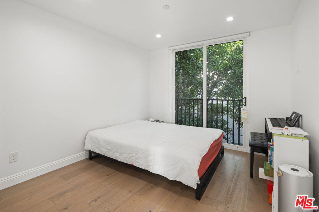 MLS #25575953 img 18