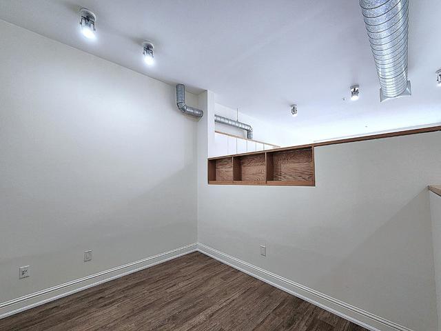 334 Santana Row, San Jose CA: https://media.crmls.org/mediaz/7a164f45-83a8-4bb5-8ffa-8d5ca095429a.jpg